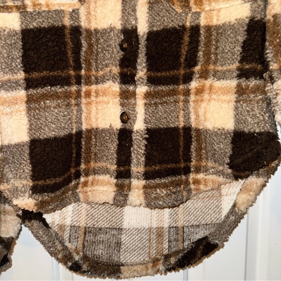 Almost Famous Brown Plaid Button-Up faux Sherpa teddy Jacket Shacket L - Picture 3 of 9
